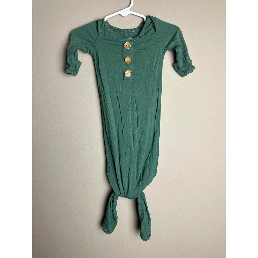 Caden Lane Knotted Baby Gown Forest Green Bamboo Viscose Henley Sleeper 0-3 Mon
